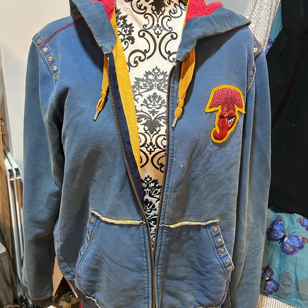 Vintage - gently loved -men’s large Energie zip up hoodie